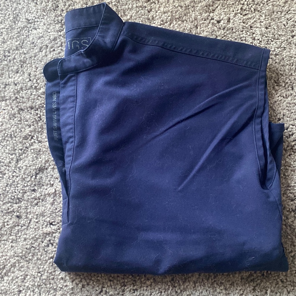 Figs scrub top